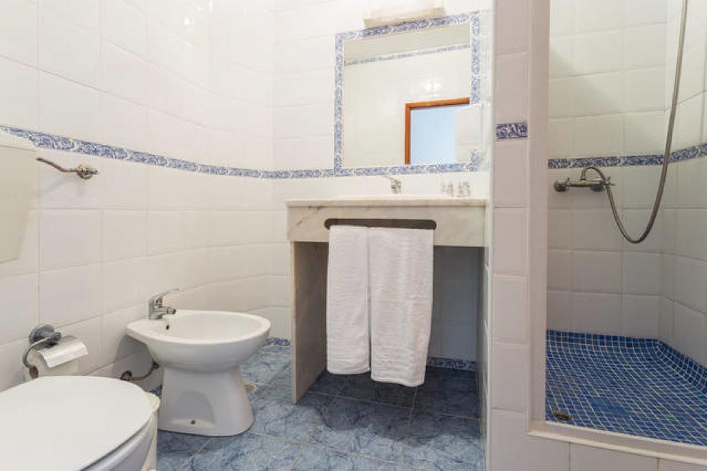 Residencial Capri By Umbral Hotel Albufeira Room photo